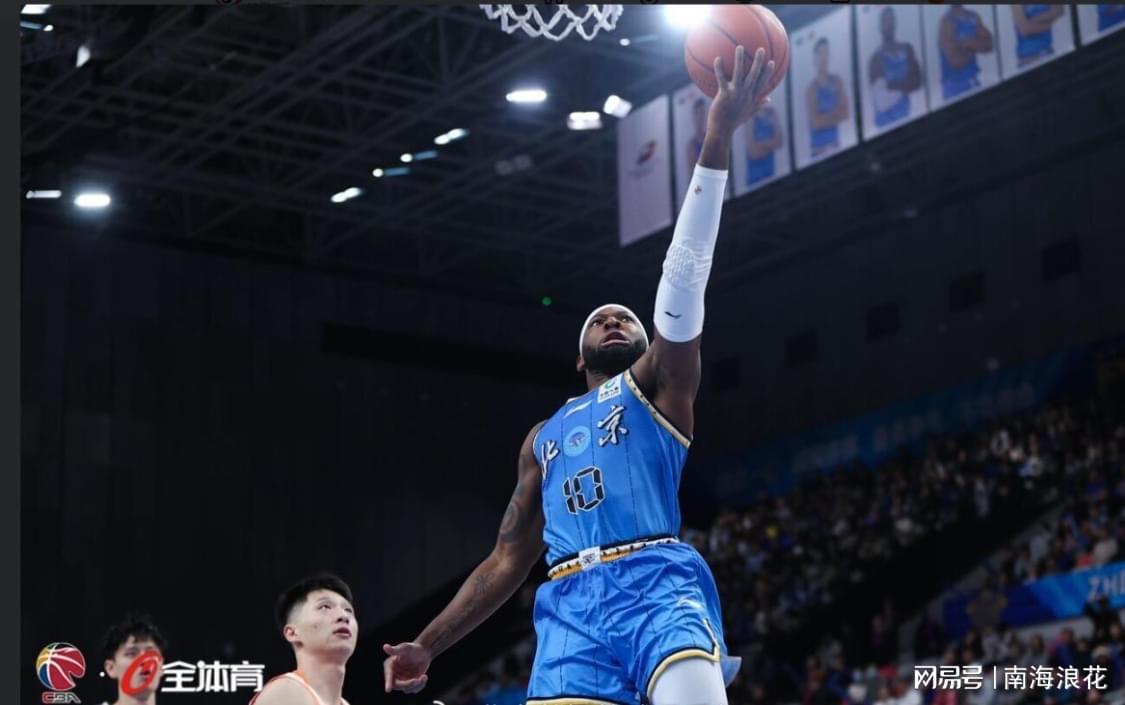 九游服务-唉！国家队2.16米中锋，连续两场遭小外隔扣+冲突，球迷：太窝囊