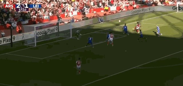 1727548835514074150.gif 【英超】阿森纳4比2险胜莱斯特城,特罗萨尔绝杀