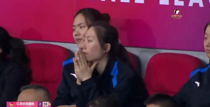 九游服务-上海女排为何总打不了硬仗？大小姐作风不改，冠军永远遥不可及！|决赛|体能|天津女排|队员|球队_新浪体育_新浪新闻