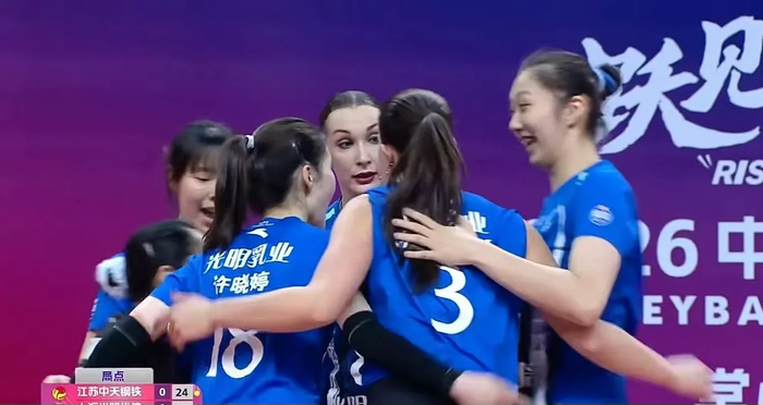 九游服务-上海女排为何总打不了硬仗？大小姐作风不改，冠军永远遥不可及！|决赛|体能|天津女排|队员|球队_新浪体育_新浪新闻